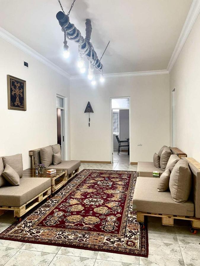 Najaryan'S Family Guest House Vagharshapat Экстерьер фото